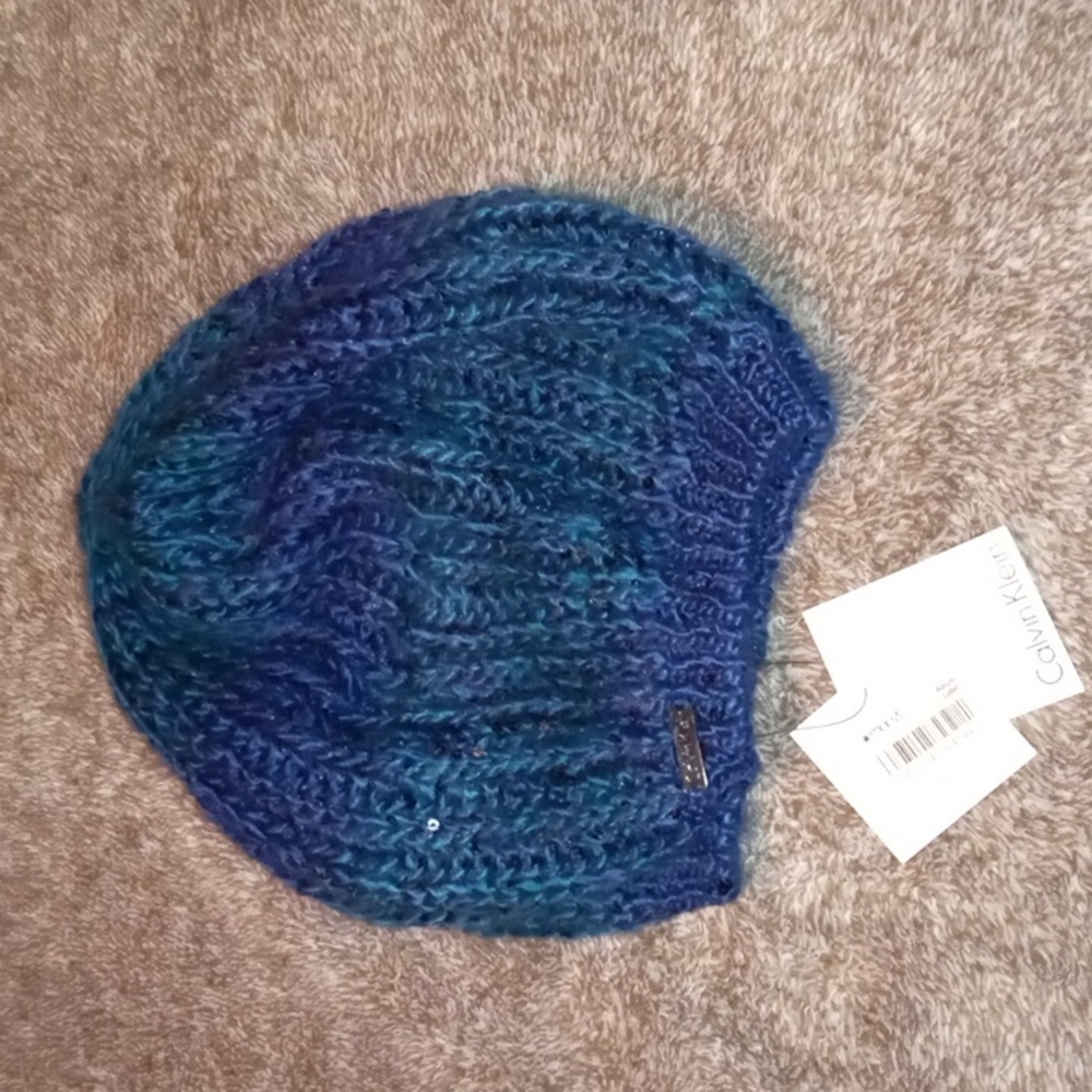 Calvin Klein NWT peacock ombre sequin beanie